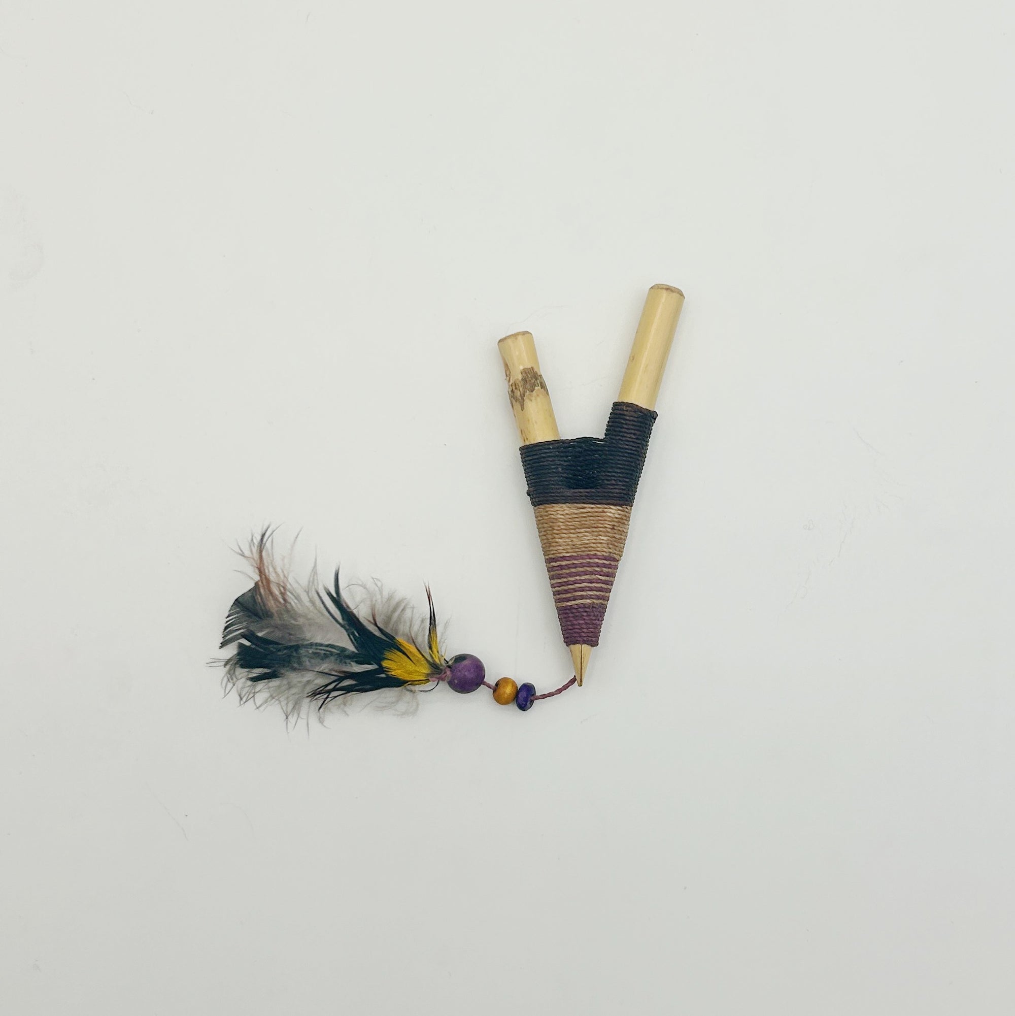 Black/Yellow/Red String Bamboo Kuripe