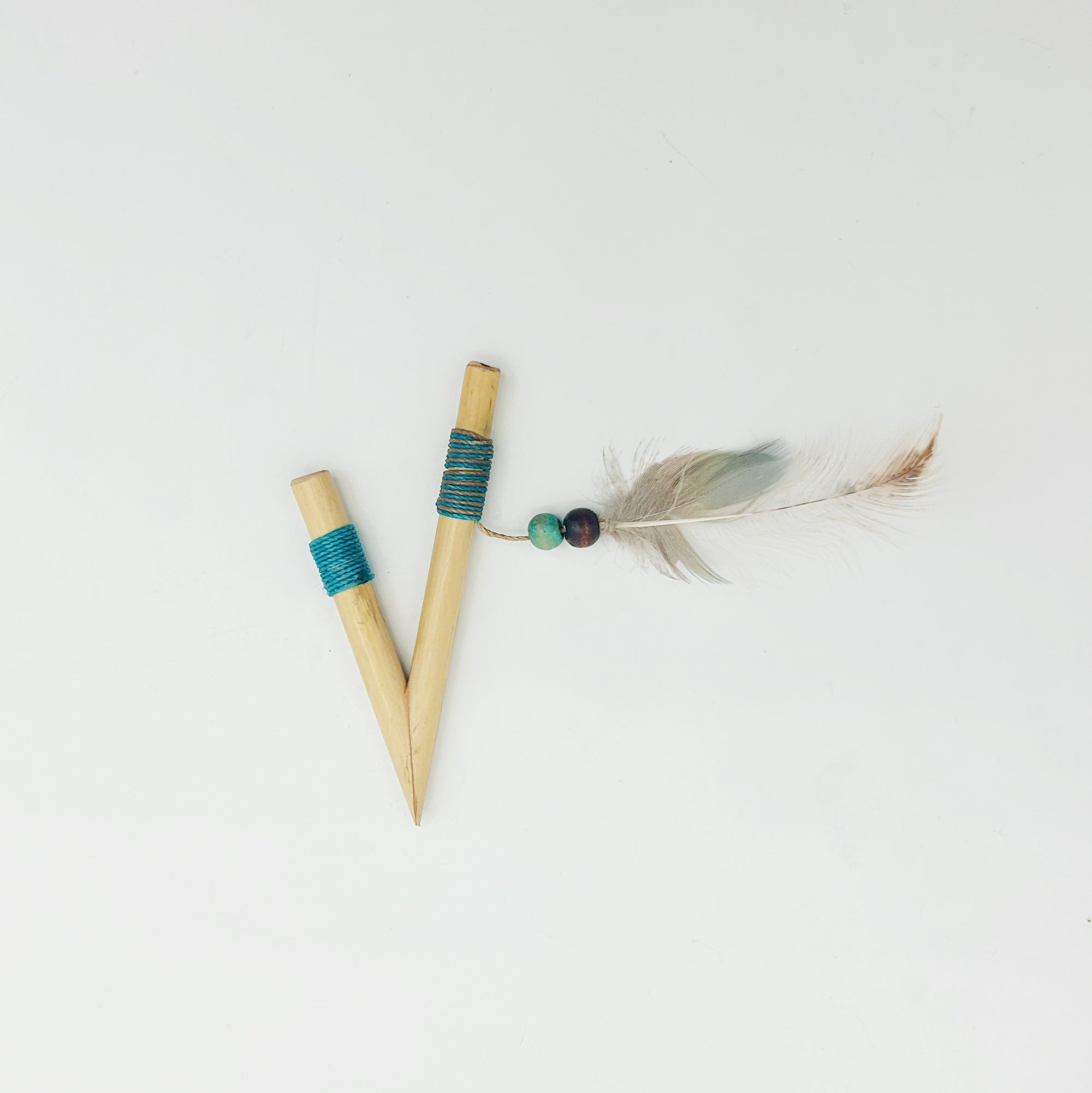 Turquoise String Bamboo Kuripe